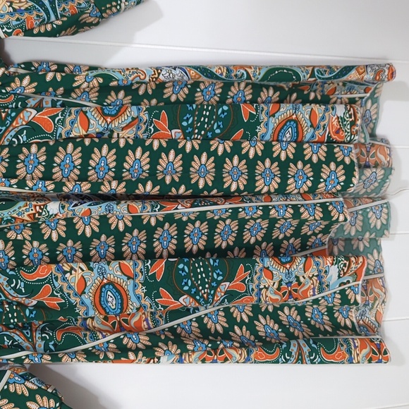 🖤 BOGOF!  Like New Effordam Abstract V Neck Front and Back - Picture 3 of 5